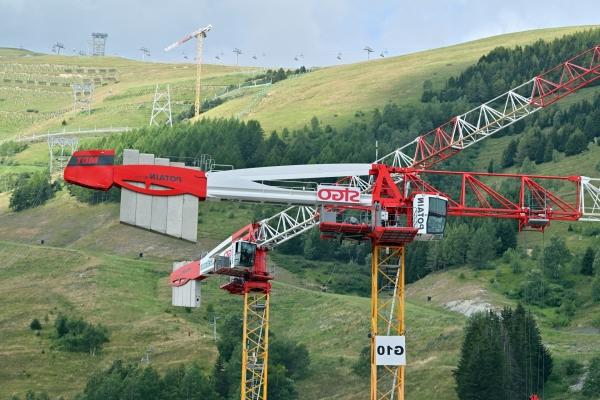 Potain-cranes-triumph-in-remote-French-Alps-cable-car-project-02.jpg
