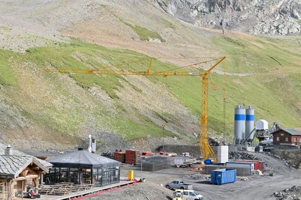 Potain-cranes-triumph-in-remote-French-Alps-cable-car-project-04.jpg